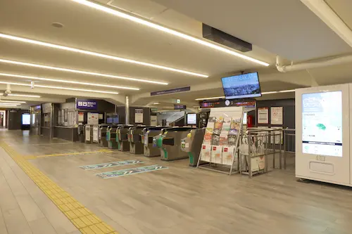 京阪電鉄枚方市駅東改札口